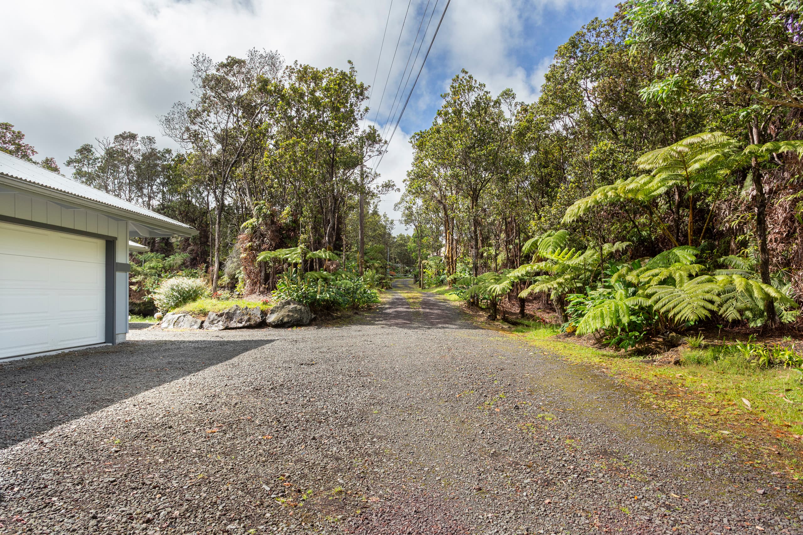 Home in Volcano · ★4.85 · 3 bedrooms · 4 beds · 2 private baths - Image 39