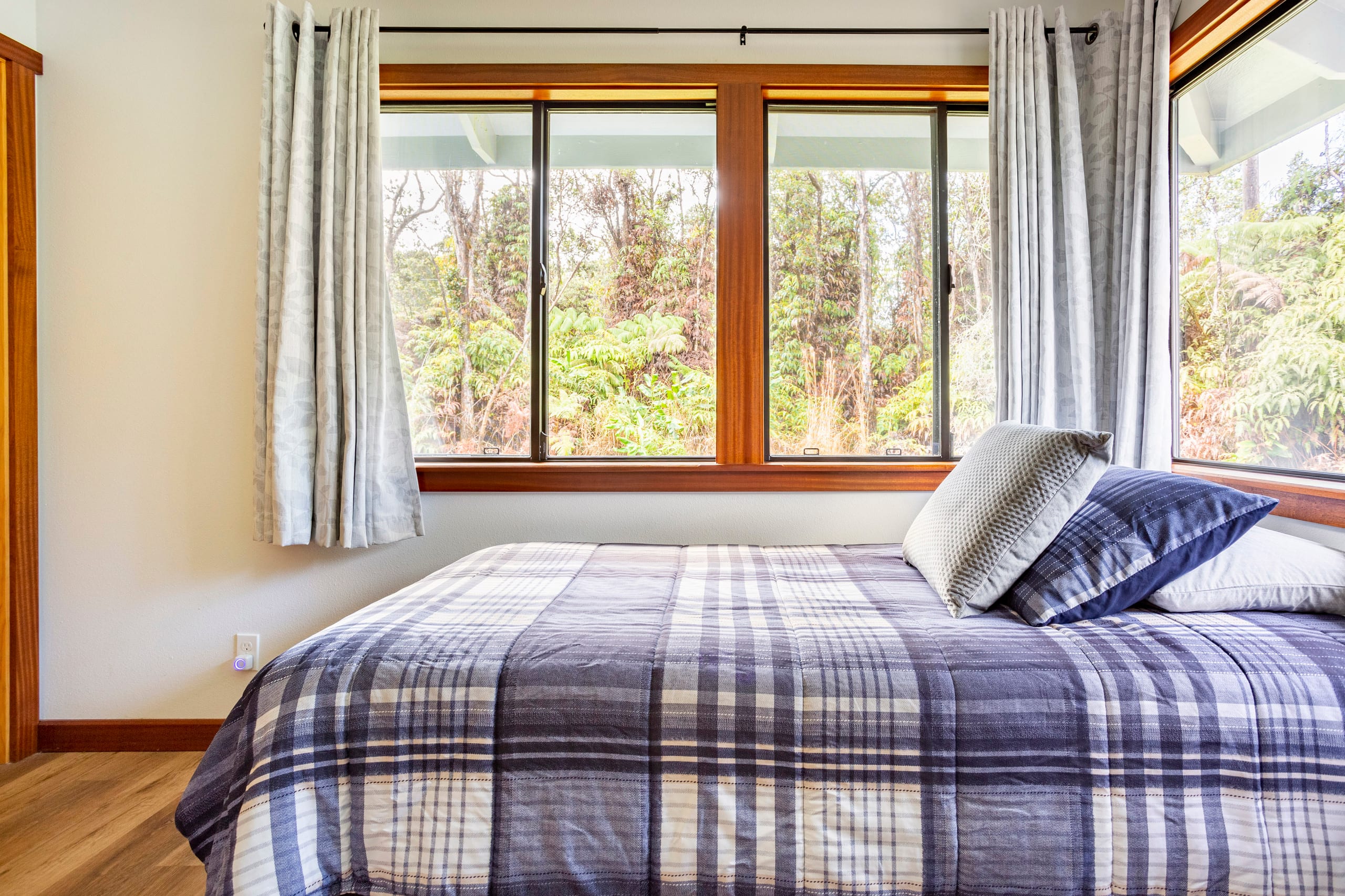Home in Volcano · ★4.85 · 3 bedrooms · 4 beds · 2 private baths - Image 18
