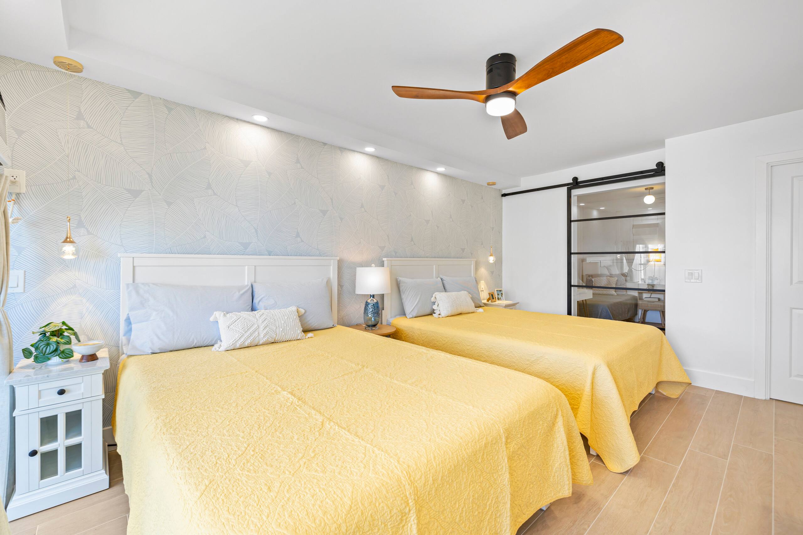 Condo in Honolulu · ★4.9 · 3 bedrooms · 4 beds · 2 private baths - Image 25