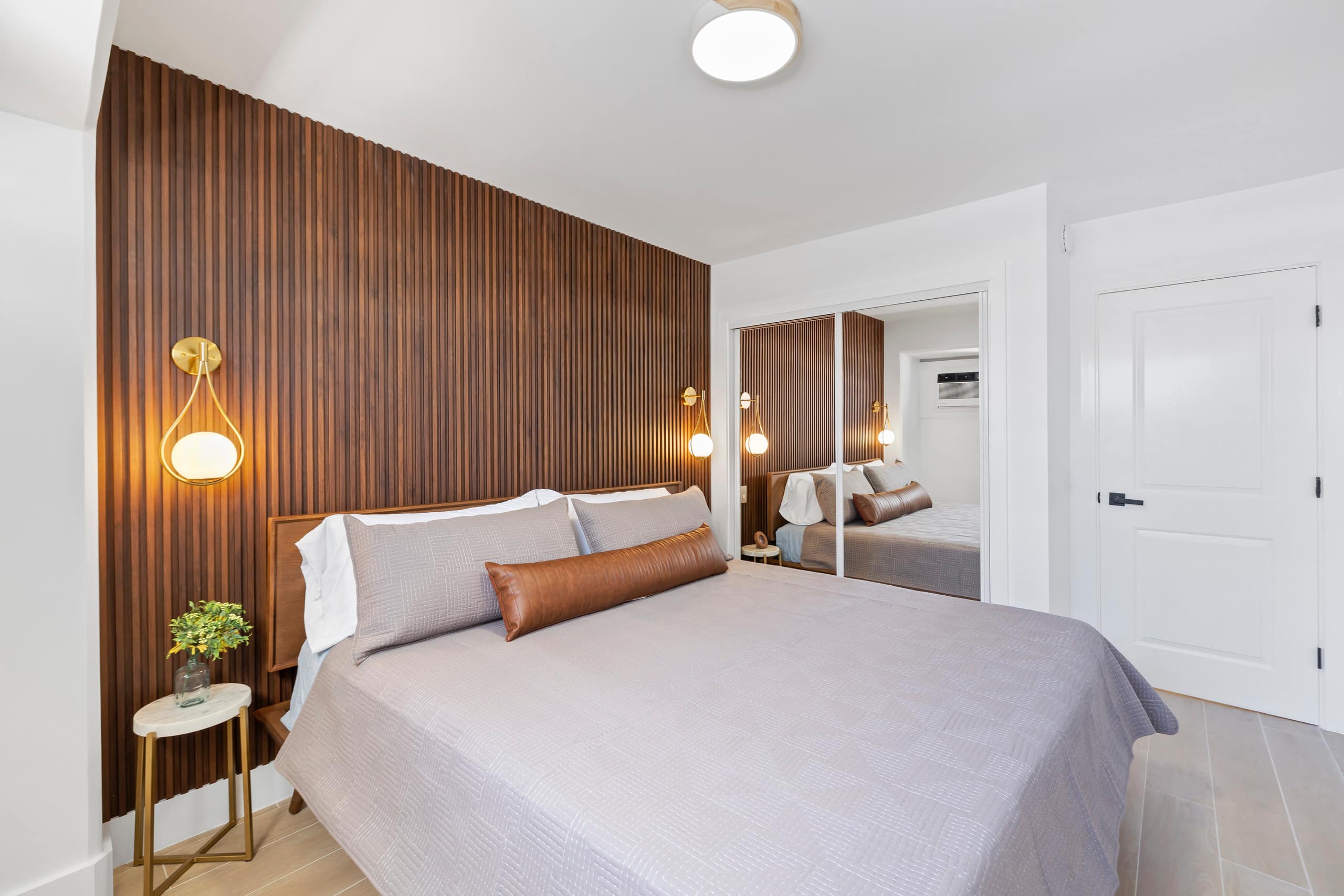 Condo in Honolulu · ★4.9 · 3 bedrooms · 4 beds · 2 private baths - Image 27