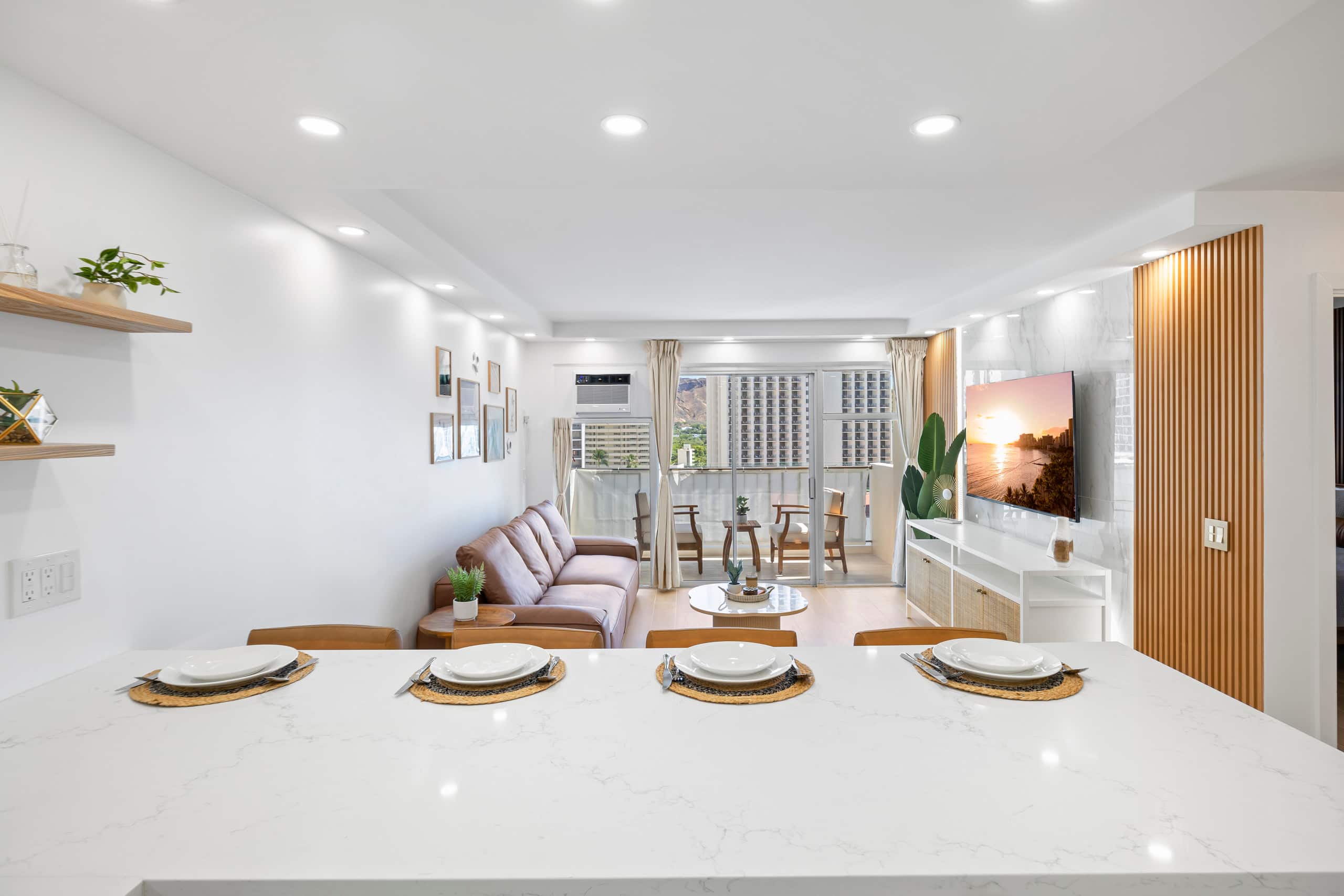 Condo in Honolulu · ★4.9 · 3 bedrooms · 4 beds · 2 private baths - Image 19