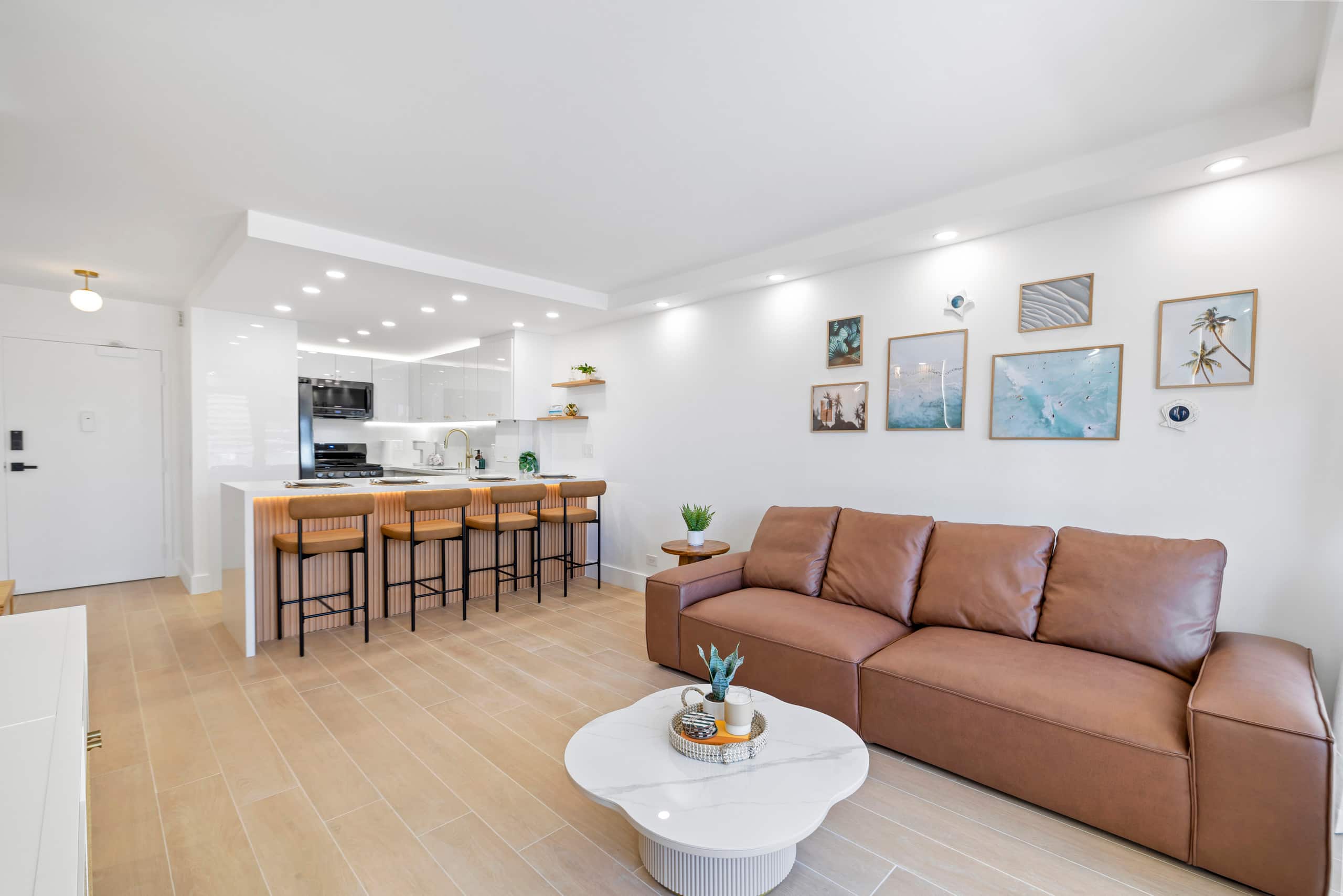 Condo in Honolulu · ★4.9 · 3 bedrooms · 4 beds · 2 private baths - Image 9