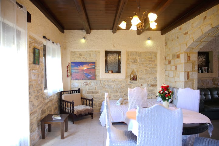 Irene Stone Villa - Private Pool - Sleeps 6 - Chersónissos