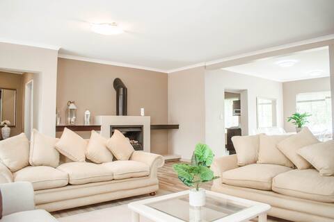 Private luxurious 3 bedroom complete house