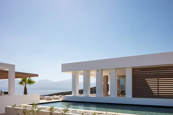 Design Villa,Fully staffed & Sea Views by etouri gallery image 4