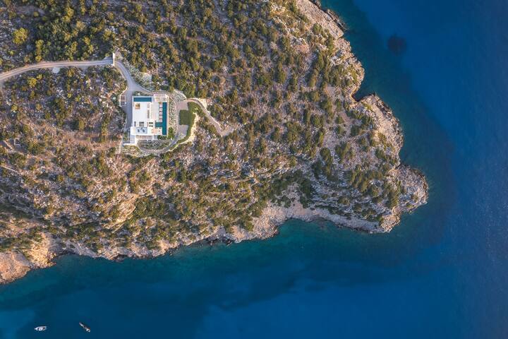 Design Villa,Fully staffed & Sea Views by etouri gallery image 5