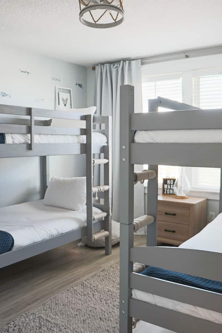 غرفة بطابقين في الطابق الثاني - 4 أسرّة مزدوجة