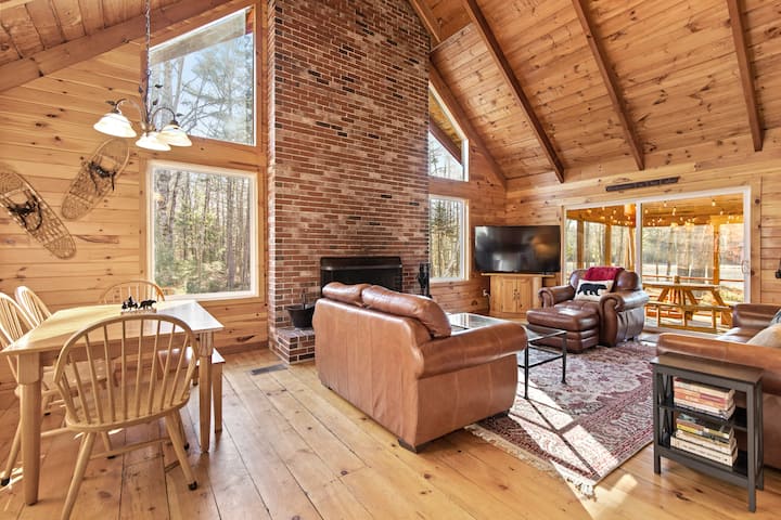 Peaceful And Rustic Lakeside Cabin - Maine