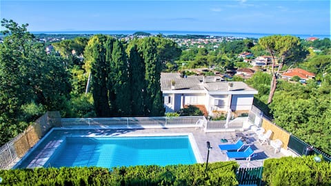 Panoramic villa with garden and pool in Minturno