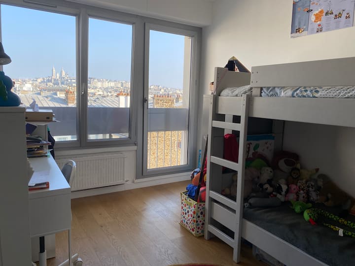 Chambre avec lits superposés