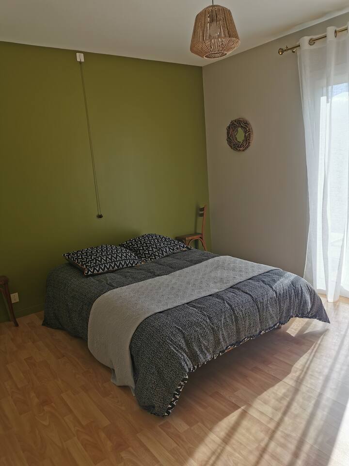 La chambre Monet, lit 160x200 (240x260 ס"מ)