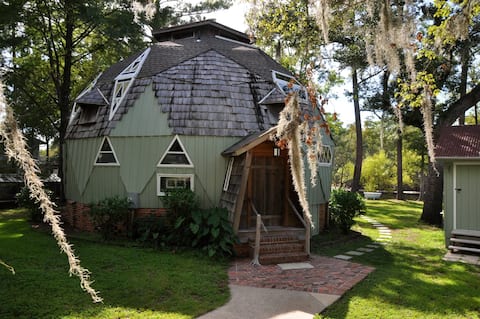The Dome -A Peaceful Getaway on the Waccamaw River