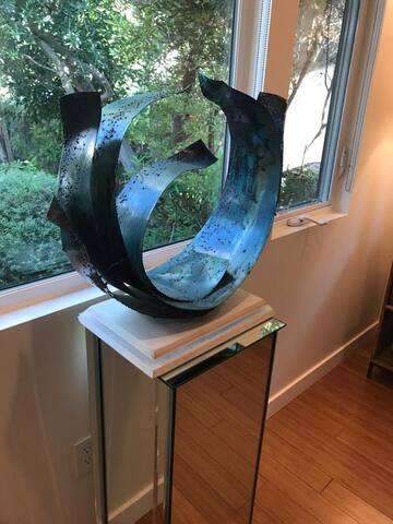 Cheerful beach cottage: 2 bedroom, + sofa bed gallery image 5