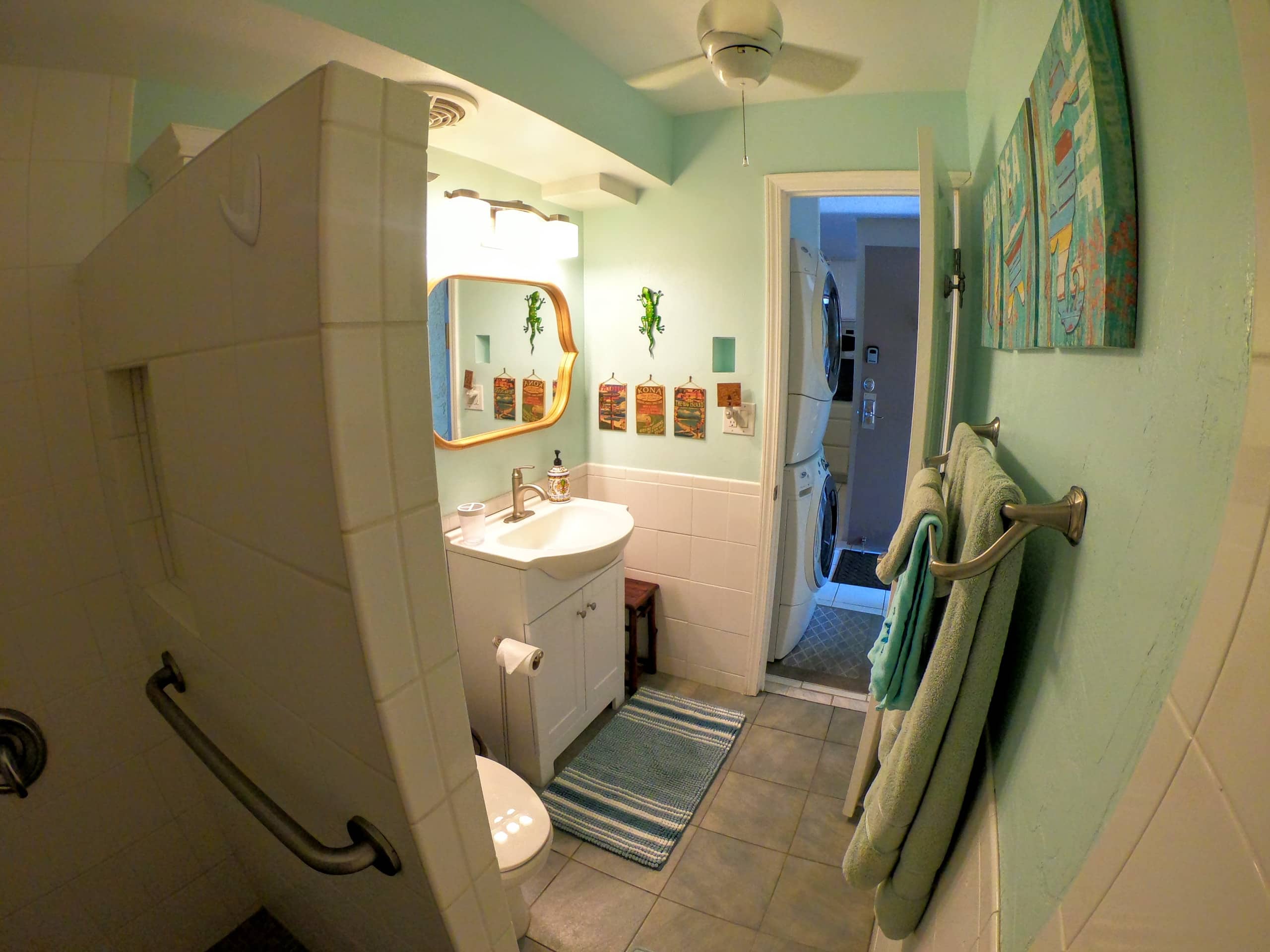Condo in Kailua-Kona · ★4.94 · 2 bedrooms · 3 beds · 2 baths - Image 15