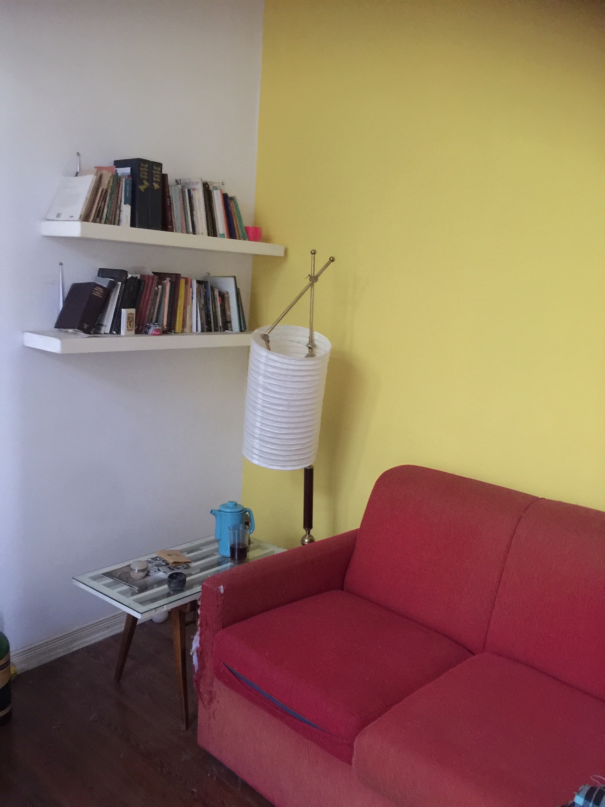 Habitación con doble vidrio y AC