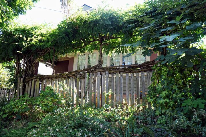 The very heart of Inner SE Portland, @Division St gallery image 3