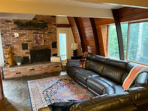 Massive Family Cabin | Ski in Ski Out + Games