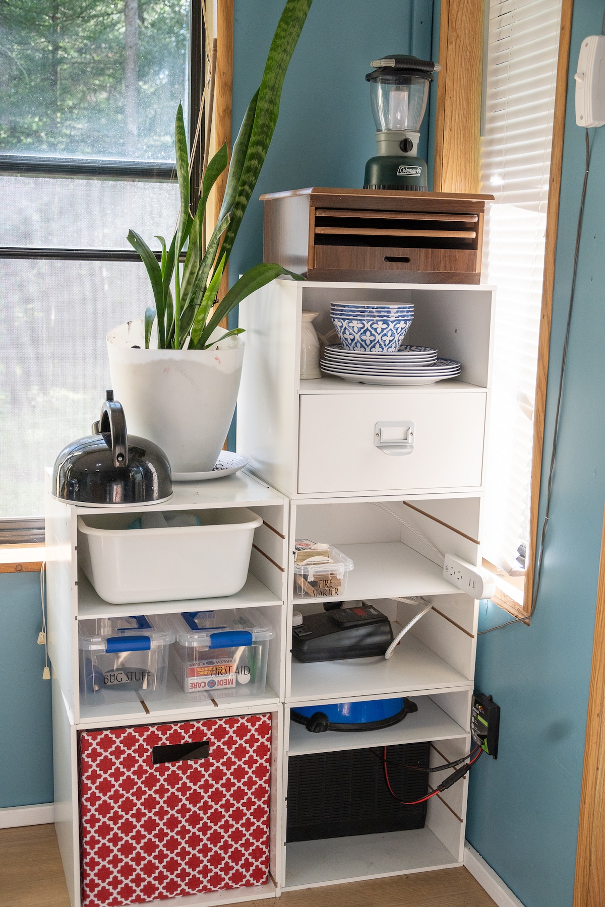 The cabin is fully stocked with everything you need for you (and your furry friend).
* dishes
* cutlery
* utensils
* doggie bowls / poop bags
* fire starters
* bug repellant
* lantern
* first aid kit
* pots / kettle (to use on the BBQ)