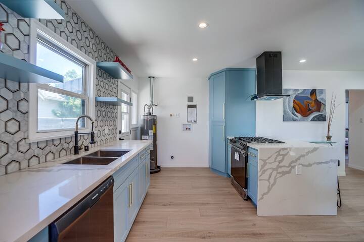 House & Guest House full access gallery image 4