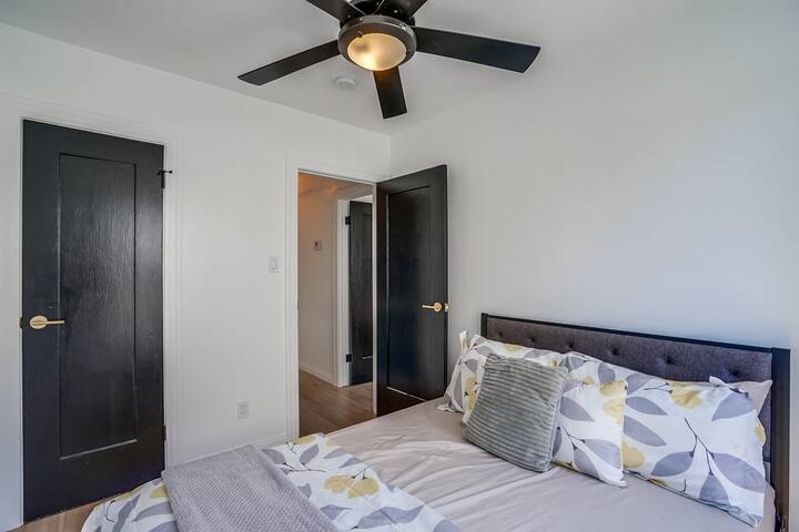 House & Guest House full access gallery image 5