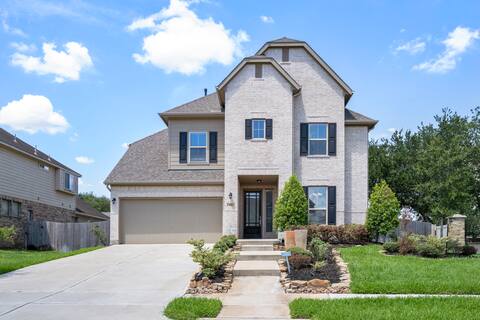 Spacious Home! Theater, Pool Table, Office & Gym!