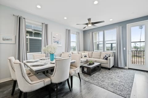 Popular Airbnb listing: Luxury Townhome - Silver Strand Beach Bungalow in Imperial Beach