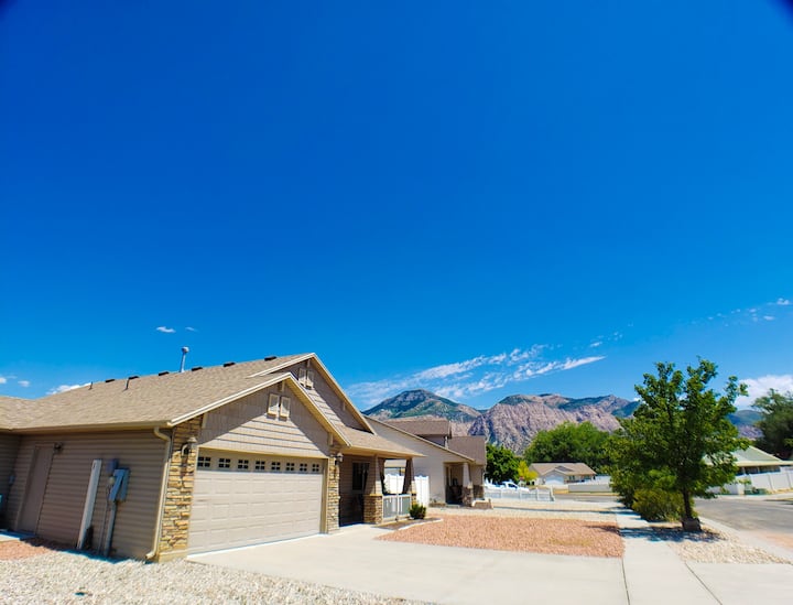 Hot Tub+fully Fenced Yard+gazebo - Ogden, UT