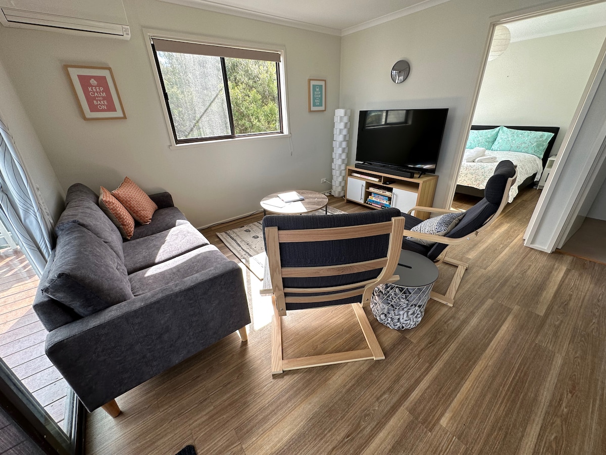 Annuncio Airbnb popolare: Kokomo - Family and dog friendly with great views a Victoria