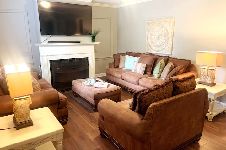 Cheerful 3 Bedroom House With Desk For Working. - Jackson, MS