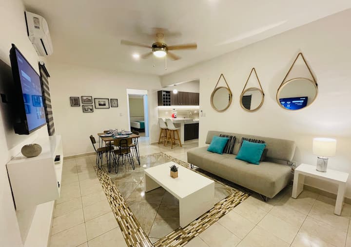 Turquoise Condo Equipped,WIFI, 2Hab,Smart TV!