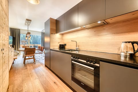 Arlberg Chalets- Apartment Almenrausch