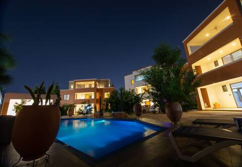 Decent Apt, With Starlink Wi-fi at PamV Estates