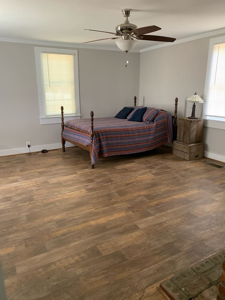 חדר שינה 1 עם מיטה זוגית