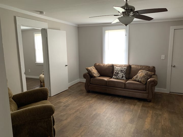 סלון עם ספה נפתחת