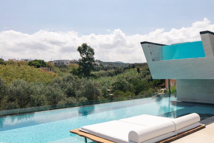 250m2 pool, Staffed, Spa, 300m to beach by etouri gallery image 5