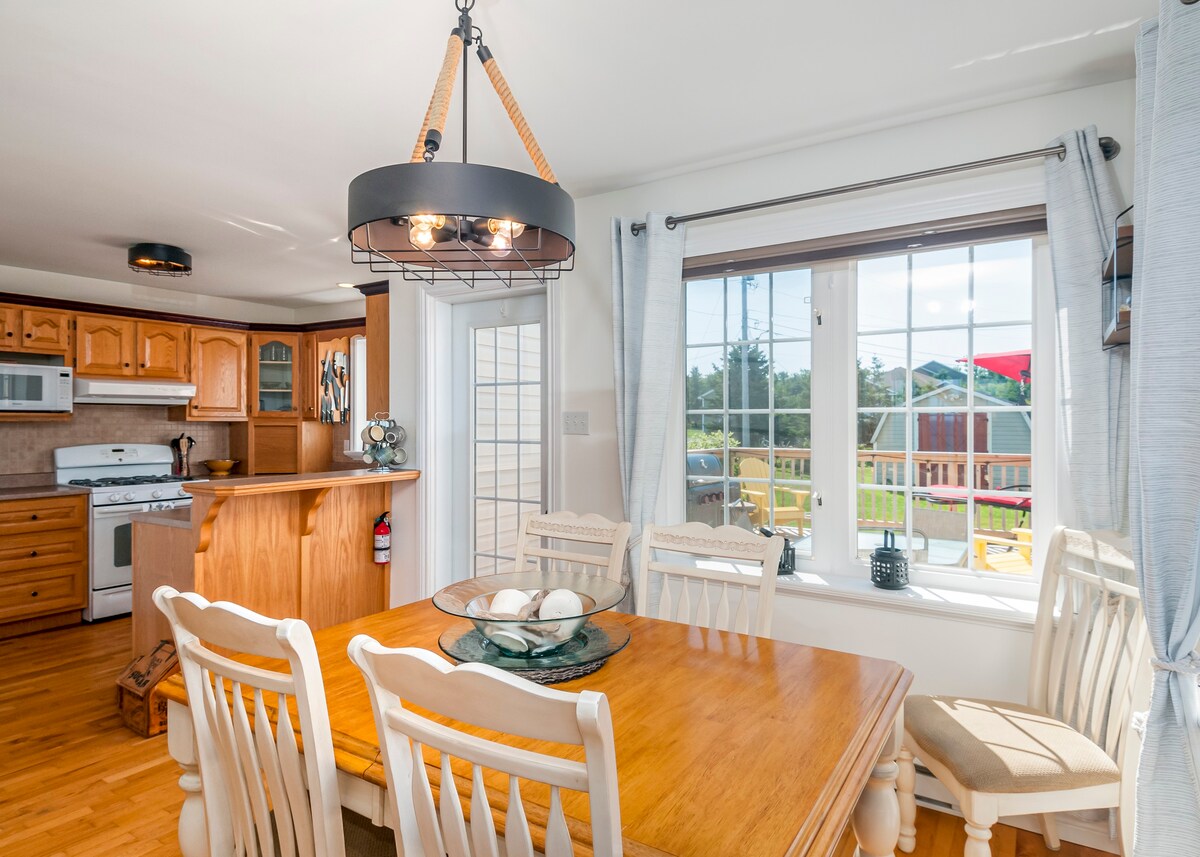 Top 10 Airbnb Vacation Rentals In Conception Bay South, Canada ...