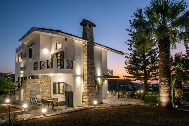 Dievandi Seaview Villa with heated pool gallery image 3