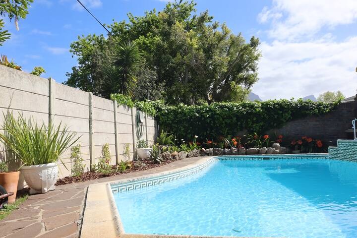 Avós Home with a large private pool and garden gallery image 4