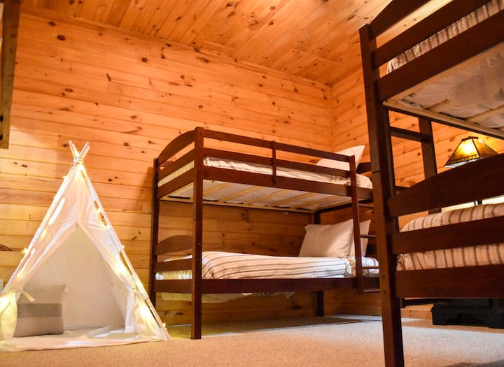 Bunkroom with twin bunk beds