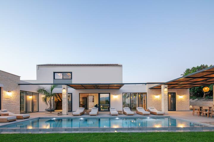 Ikritis Villa ΙI – 1,2Km to beach & sea views! gallery image 2