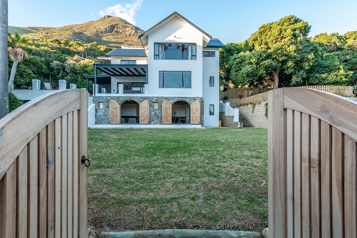 Luxury mountainside villa with ocean views gallery image 2