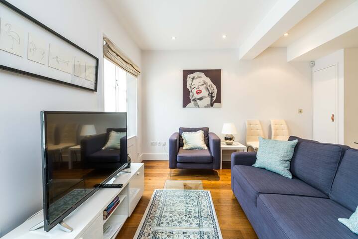 A Stunning Three Bedroom Home in Mayfair gallery image 3