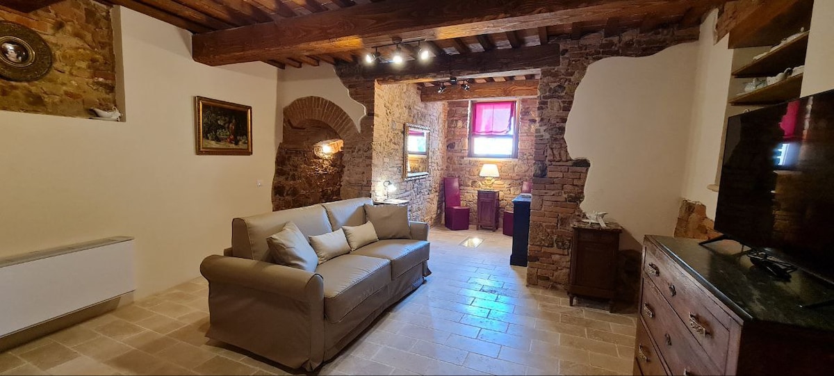 Top performing Airbnb: a.d. 1237 in Montepulciano