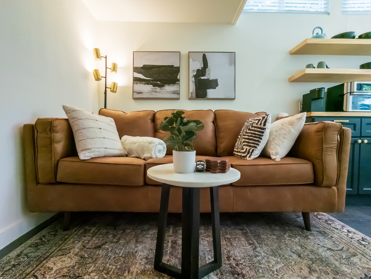 Moody & Spacious