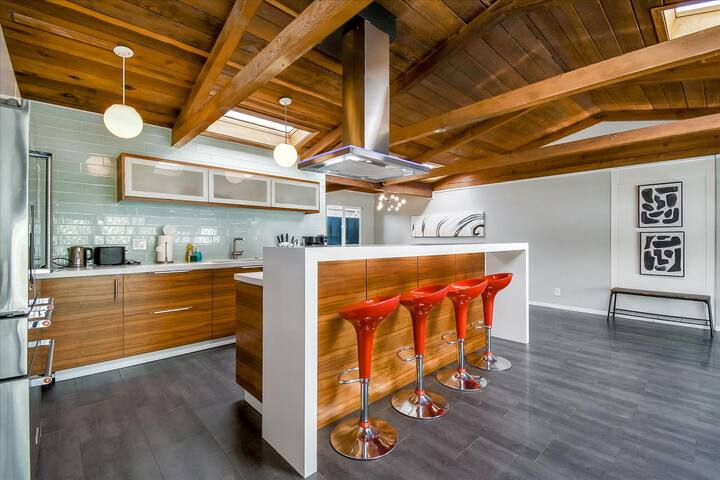 BEN-A Modern Comfort Walking Distance to G00gleX gallery image 5