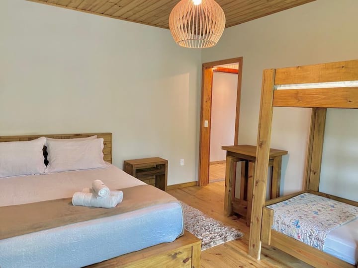 Siute 2 cama ควีนไซส์ขนาดพิเศษ + Beliche