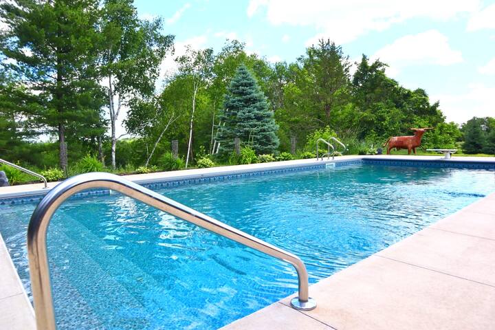 Luxury Country Retreat with POOL gallery image 4