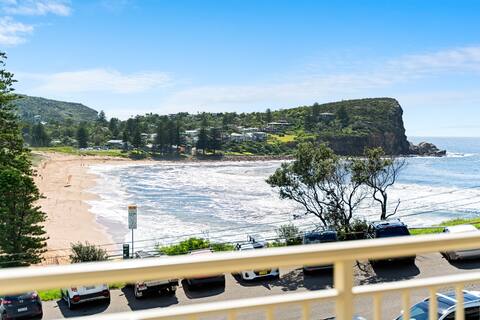 Steps to beautiful Avalon beach & village