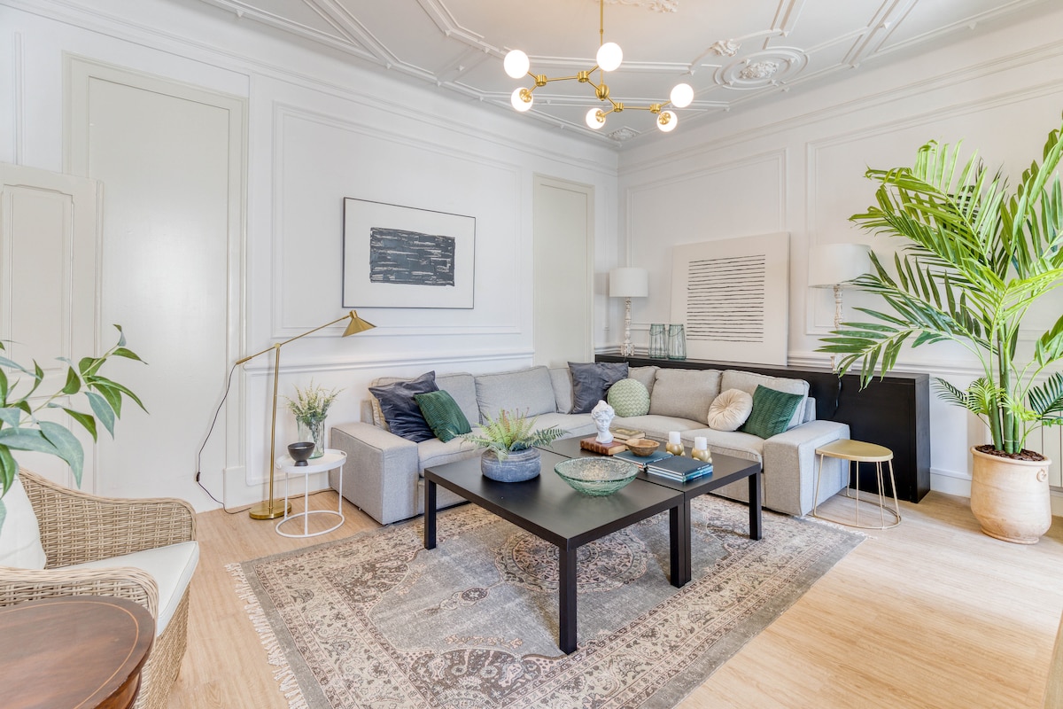 Top Airbnb: Duque de Ávila Spacious Apartment (no elevator) em Avenidas Novas