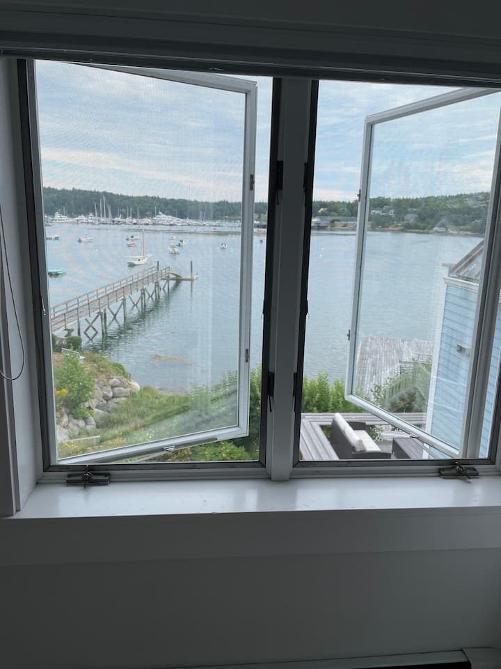 Вие сте от спалнята на горния етаж.